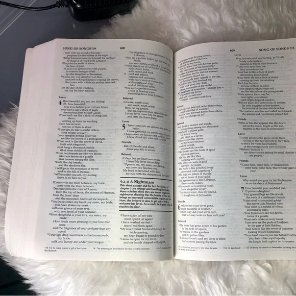 THE STUDENT BIBLE PAPERBACK NEW INTERNATIONAL VERSION - Picture 10 of 10